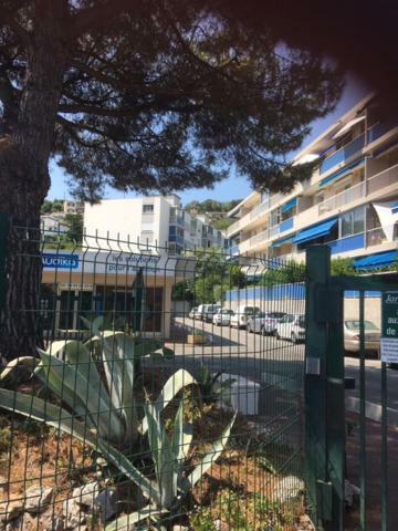 Lesjardinsfleuris Apartment Mandelieu Exterior foto